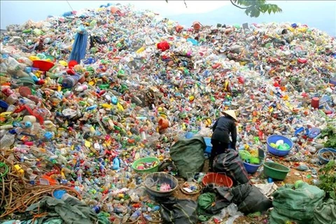 На свалке пластиковых отходов в провинции Лаокай (Фото: ВИА)