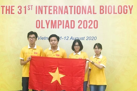 Четыре вьетнамских студента на Международной олимпиаде по биологии 2020 (Фото: ВИА)