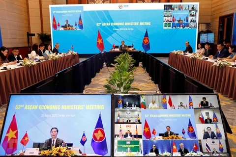 На 52-м заседании министров экономики стран АСЕАН (AEM-52) (Фото: ВИА)