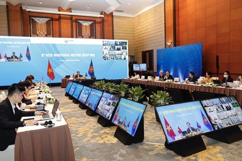 Вьетнамская сторона на 8-м совещании министров RCEP в режиме телеконференции 27 августа (Фото: ВИА)