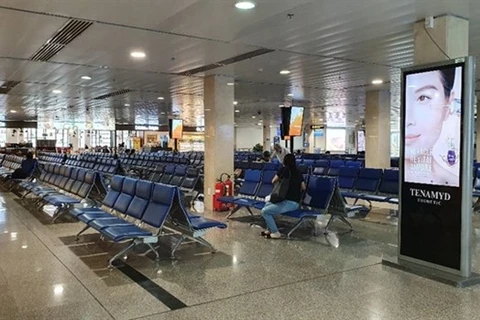 В зале ожидания международного аэропорта Таншоннят города Хошимина мало гостей. (Фото: ВИА)