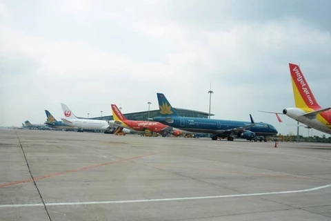 Самолет в международном аэропорту Нойбай в Ханое (Фото: ВИА)