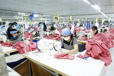 Производство швейных изделий на предприятии Tien Hung Garment в провинции Хынгйен (Фото: ВИА)