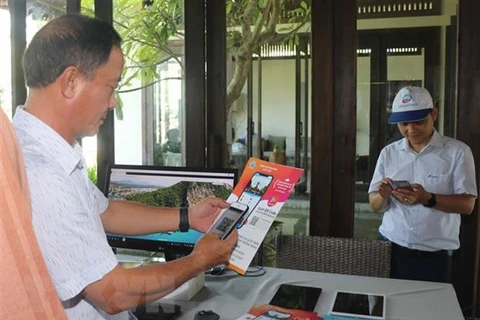 Приложение «Quy Nhon Binh Dinh Du lich» помогают находить и отображать результаты поиска по расстоянию туристических достопримечательностей в провинции. (Фото: Фам Кха/ВИА)