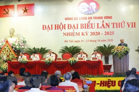 Премьер-министр Нгуен Суан Фук выступает на 7-ой конференции Центральной партийной организации общественной безопасности (Источник: ВИА)