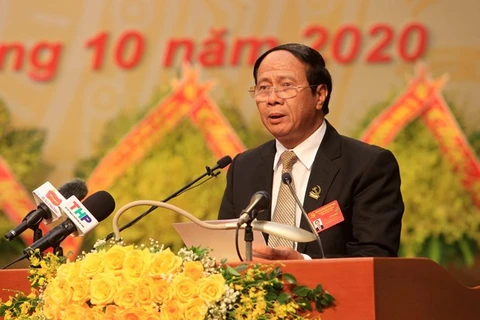 Секретарь партийного комитета Хайфон Ле Ван Тхань выступает на заключительном заседании 16-ой конференции партийной организации15 октября (Фото: ВИА)
