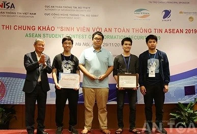 Победители студенческого конкурса АСЕАН по информационной безопасности 2019 г. (Фото: sv-attt.vnisa.org.vn)