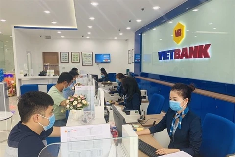 Клиенты в операционном офисе Vietbank в Хошимине (фото предоставлено банком)