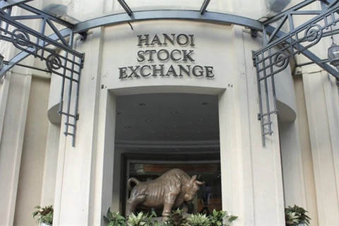 Статуя быка у штаб-квартиры Ханойской фондовой биржи (Фото: vietnamnfinance.vn)