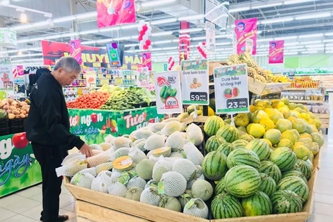 Покупатель совершает покупки в BigC Виньфука (Источник: baovinhphuc.com.vn)