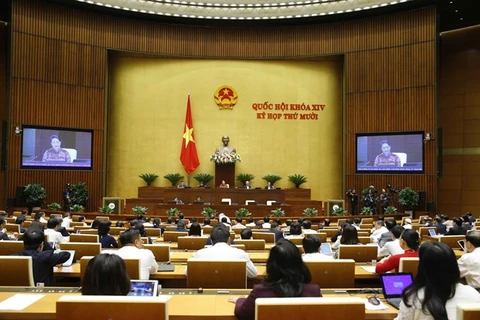 Законодатели собираются в Ханое для личных встреч в рамках продолжающейся 14-й сессии Национального собрания (Фото: ВИА)