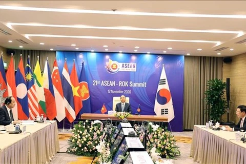 Премьер-министр Нгуен Суан Фук председательствует на саммите АСЕАН - РК на полях 37-го саммита АСЕАН и связанных с ним встреч (Фото: ВИА)