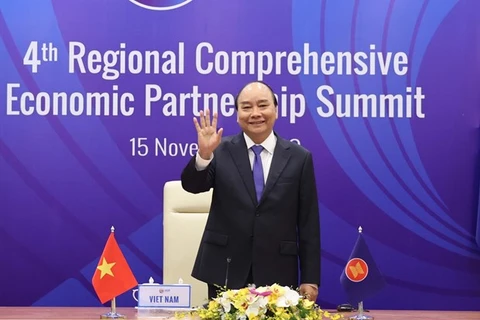 Премьер-министр Вьетнама Нгуен Суан Фук председательствует на 4-м Саммите регионального всеобъемлющего экономического партнерства (Источник: ВИА)