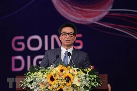 Заместитель премьер-министра Ву Дык Дам выступает на мероприятии (Фото: ВИА)