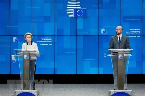 Президент Европейского Совета Шарль Мишель (справа) и Президент Европейской Комиссии Урсула фон дер Ляйен (Фото: Синьхуа / ВИА)