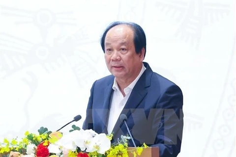 На пресс-конференции выступает министр, заеведующий Канцелярией правительства Май Тиен Зунг. (Фото: ВИА) 