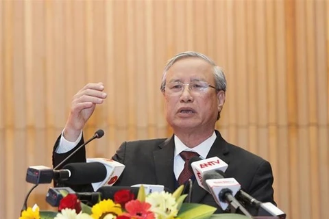 Выступает член Политбюро и постоянный член Секретариата ЦК КПВ Чан Куок Выонг (Фото: ВИА) 