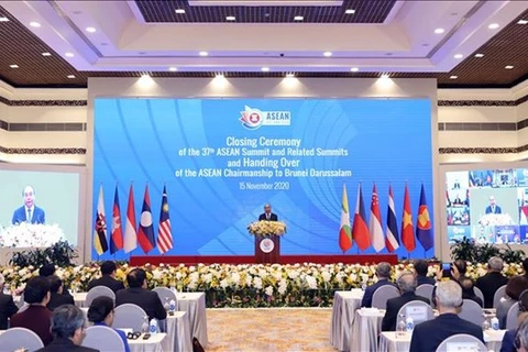 Премьер-министр Нгуен Суан Фук в качестве председателя АСЕАН в 2020 году выступит с заключительной речью на 37-м саммите АСЕАН и связанных с ним мероприятиях в Ханое 15 ноября. Иллюстративное фото. (Источник: ВИА)