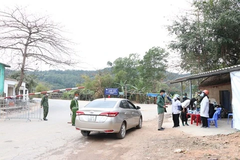 Пост эпидемиологического контроля на Шоссе NH37, проходящего через общину Лелой города Чилинь. (Фото: ВИА)