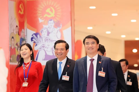 XIII всевьетнамский съезд партии, проходящий с 25 января по 2 февраля 2021 года в столице Ханоя, является крупным политическим событием для всей партии, всей армии, всего народв - это очень важная веха в процессе развитии партии и страны. (Фото: ВИА)