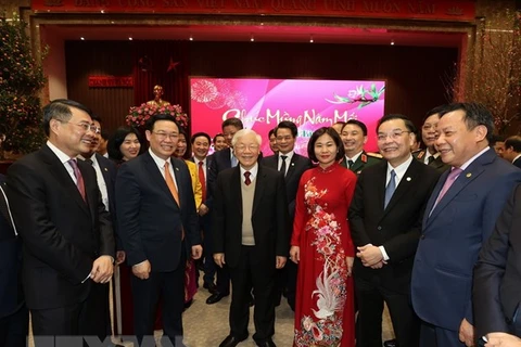 Генеральный секретарь ЦК КПВ, президент страны Нгуен Фу Чонг пришел в новогоднюю ночь поздравить Ханой. (Фото: Чи Зунг/ВИА)