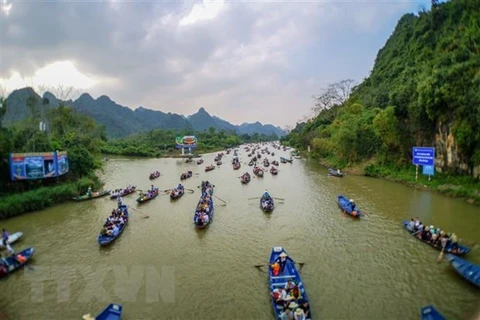 Фестиваль пагоды Хыонг - самый многолюдный весенний фестиваль на Севера Вьетнама. (Фото: ВИА)