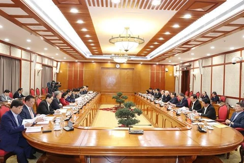 На первом заседании Политбюро, Секретариата ЦК КПВ 13-го созыва. (Фото: ВИА)