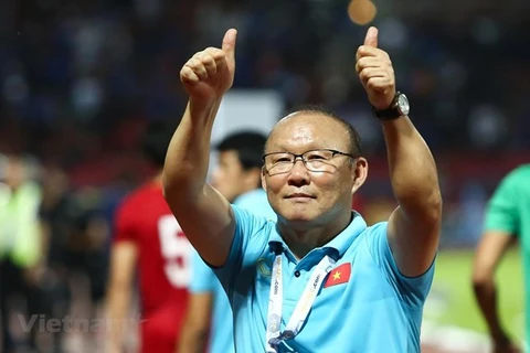 Главный тренер мужской сборной по футболу Пак Ханг Сео (Фото: ВИА)