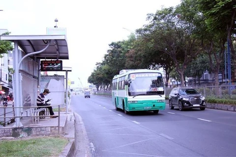 Автобусная остановка на улице Чыонг Тьинь в Хошимине (Фото: ВИА) 