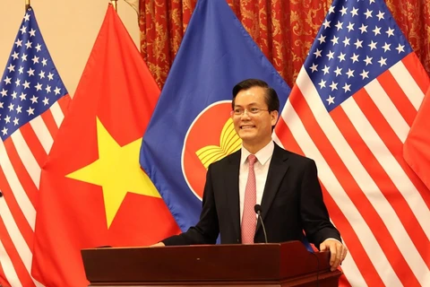 Посол Вьетнама в США Ха Ким Нгок выступает на онлайн-дискуссии (Фото: ВИА)