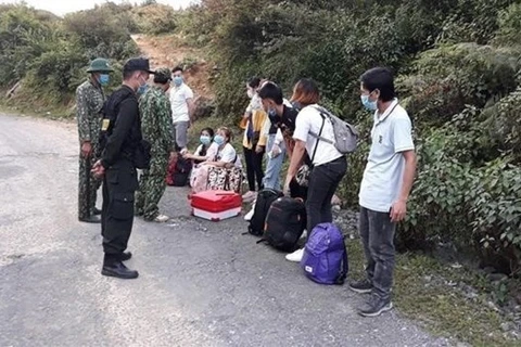 Пограничная полиция задерживает нелегальных иммигрантов (иллюстративное фото: ВИА)