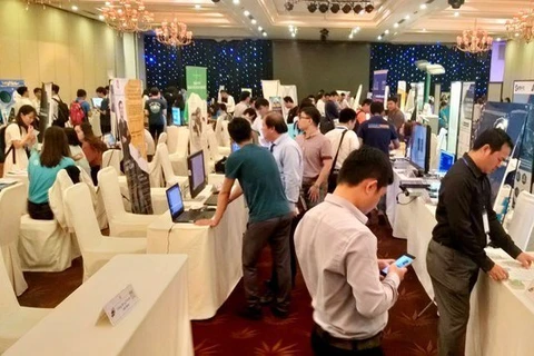 Выставочные стенды на Неделе инноваций и стартапов в Хошимине 2019 г. (Источник фото: khoinghiepsangtao.vn)