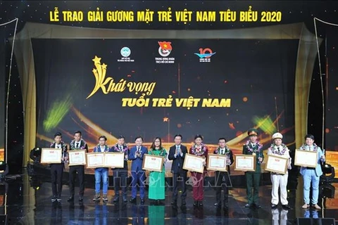 10 выдающихся молодых вьетнамцев были удостоены этой чести (Фото: ВИА)