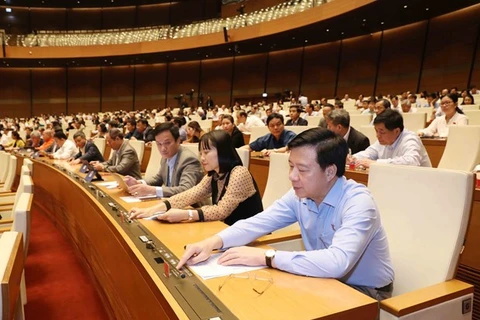 Национальное собрание 14-го созыва освободило несколько членов своего Постоянного комитета тайным голосованием на 11-й сессии утром 6 апреля. (Фото: ВИА)
