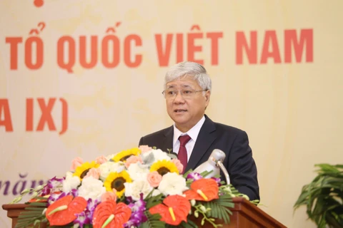 Председатель Центрального комитета ОФВ 9-го созыва До Ван Тьиен выступает на конференции. (Фото: ВИА)