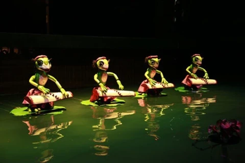 Представление искусства театра кукол на воде. (Фото: ВИА)