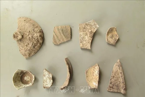 Керамические изделия династий Ле и Мак, найденные археологами (Фото: ВИА)