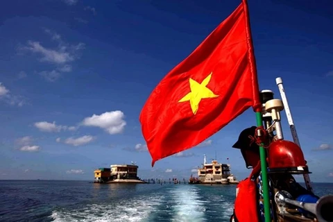 Солдаты вьетнамского военно-морского флота дежурят, защищая священный суверенитет страны (Фото: baoquocte.vn)