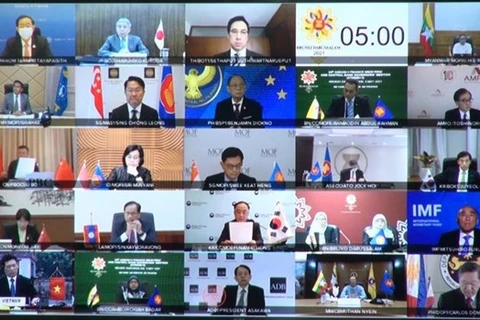 Министры финансов и управляющие центральных банков стран АСЕАН+3, в которую входят 10 стран АСЕАН и 3 ее партнера, а именно Япония, Китай и Республика Корея, провели 3 мая видеоконференцию (Фото: thoibaotaichinhvietnam.vn)