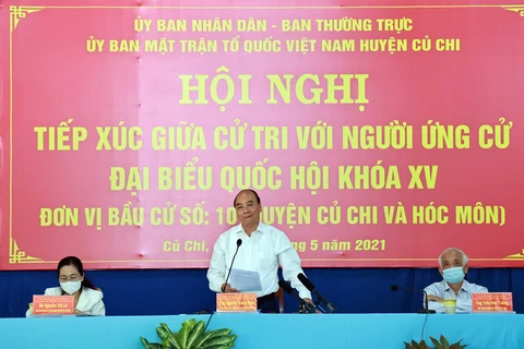 Президент страны Нгуен Суан Фук встретился с избирателями 10 мая. (Фото: ВИА)