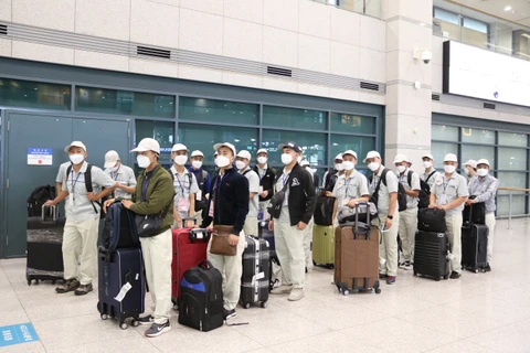 Группа вьетнамских рабочих прибыла в аэропорт Инчхон, Южная Корея. (Фото: корр. ВИА в Корее)
