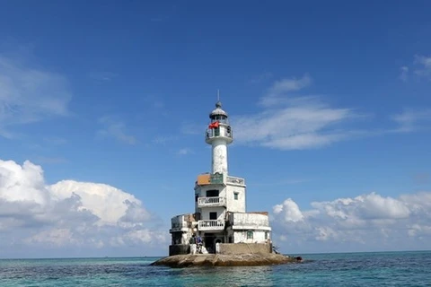 Маяк на рифе Даnай Б (Фото: ВИA)