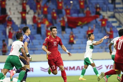 Вьетнамский игрок Тиенлинь радуется забитому голу на 51-й минуте матча (Фото: ВИА)