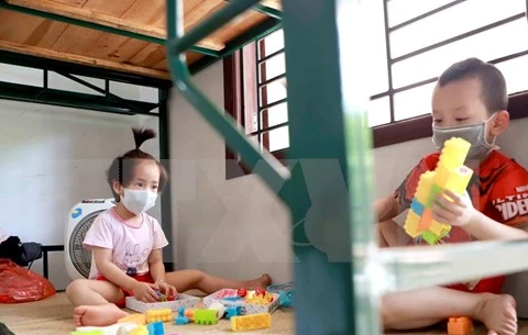 Пандемия COVID-19 аказывает прямое влияние на качество жизни почти 7.000 детей в 26 городах и провинциях. (Фото: ВИА)