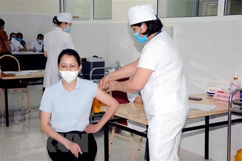 Вьетнам активизирует усилия по обеспечению адекватных поставок вакцин на фоне возобновления инфекций COVID-19 в стране. (Фото: ВИА)