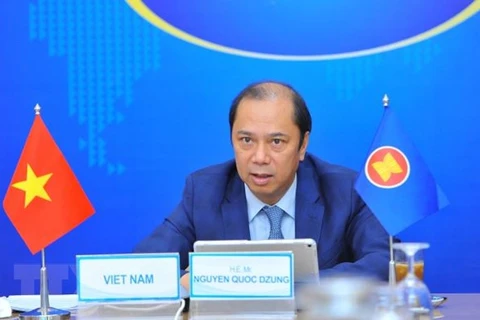 Заместитель министра иностранных дел, глава SOM ASEAN Вьетнама Нгуен Куок Зунг возглавил вьетнамскую делегацию для участия в конференции. (Фото: Минь Дык/ВИА)