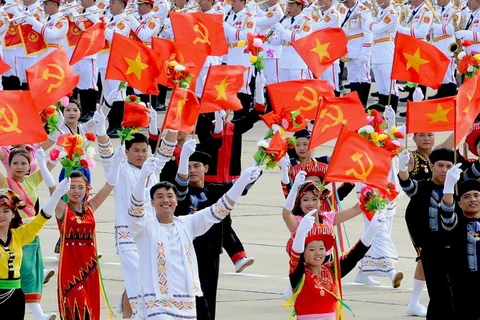 Твердо верить в путь к социализму во Вьетнаме. (Фото: Tuyen Giao.vn)