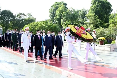 Делегация Центрального военного комитета почтила память погибших героев (Фото: ВИА)