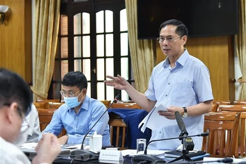 Министр Буй Тхань Шон, глава Рабочей группы правительства по вакцинной дипломатии. (Фото: Лам Кхань/ВИА)
