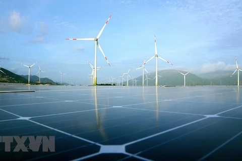 Проекты ветровой и солнечной энергетики в пров. Ниньтхуане. (Фото: ВИА)